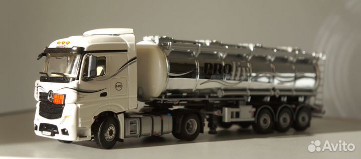 1/50 тягач Mercedes бензовоз бочка цистерна WSI