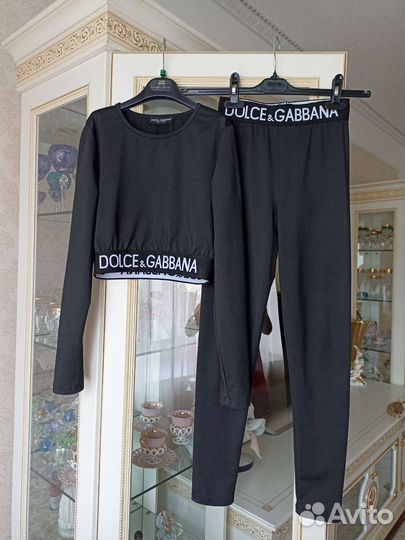 Леггинсы и топ DG