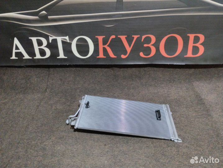 Радиатор кондиционера Audi Q7 2005