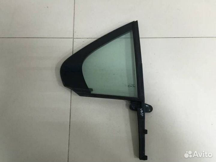 Стекло двери задней правой форточка Volkswagen Pol