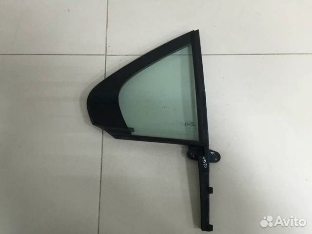 Стекло двери задней правой форточка Volkswagen Pol