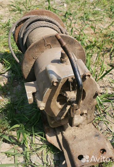 Продам лебедку