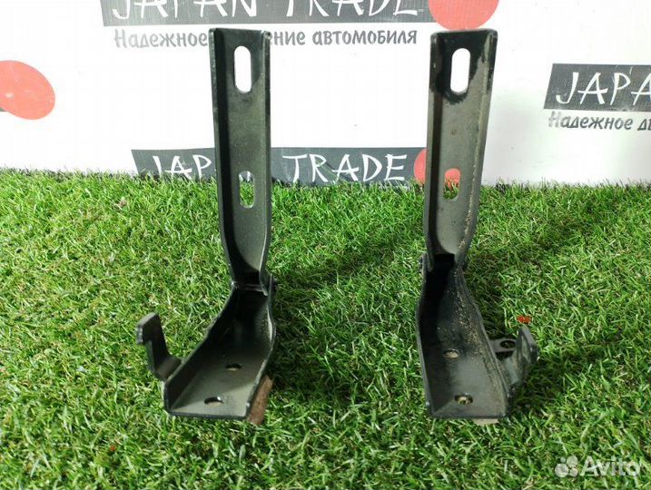 Петли дверей Suzuki Escudo TD11W H20A 1996