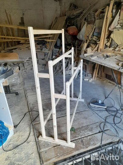 Вешалка для одежды напольная