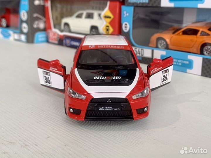 Металлическая моделька Mitsubishi Lancer Evolution