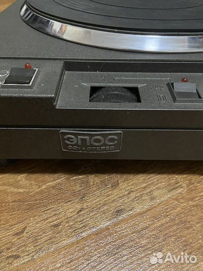 Проигрыватель винила эпос001