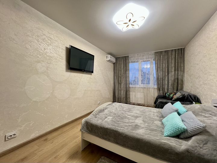 1-к. квартира, 40 м², 8/18 эт.