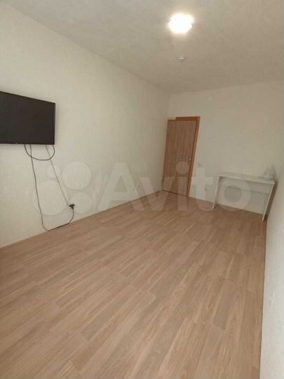 2-к. квартира, 43 м², 1/20 эт.