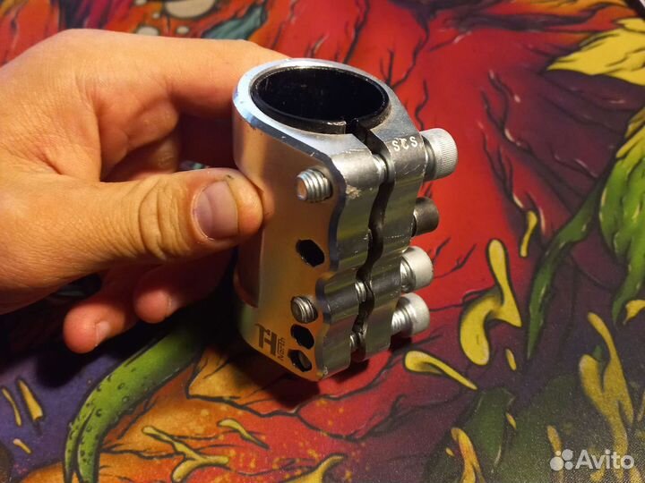 Зажим для трюкового самоката