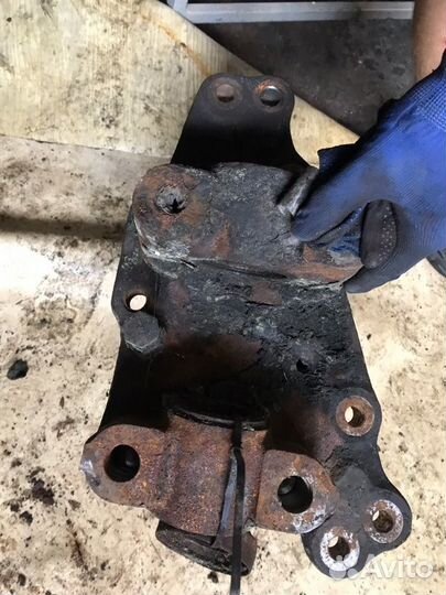 Поворотный кулак Mercedes