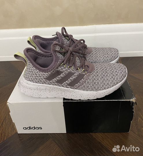 Новые кроссовки Adidas