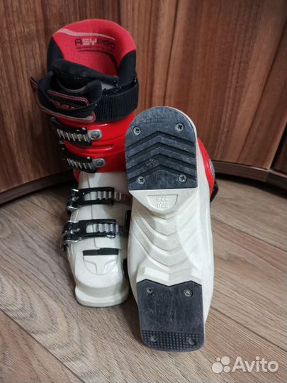 Горнолыжные ботинки atomic 21,5, 22,5, 23,5