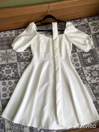Белое платье 44