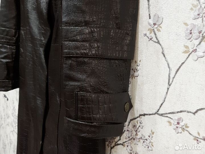 Кожаный плащ женский 42