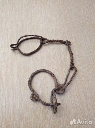 Кандалы, путы для лошадей