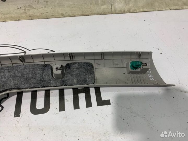 Накладка передней стойки левая Kia Ceed JD 2012