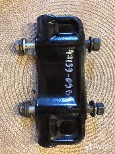 Harley-Davidson траверса двигателя передняя