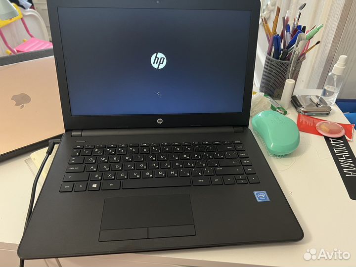 Ноутбук HP 14-bs000ur