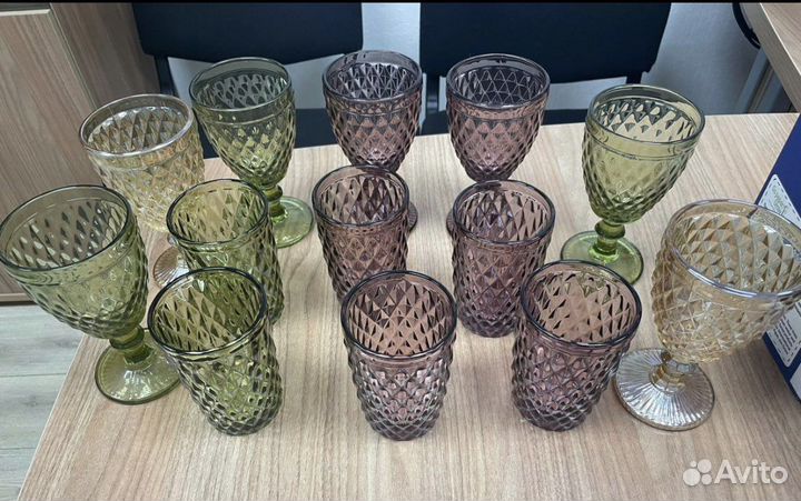 Стаканы и бокалы цветные