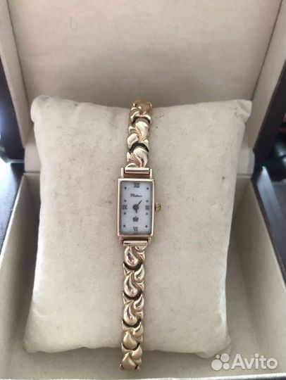 Часы золотые чайка женские