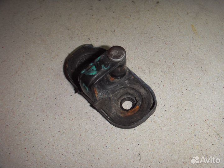 Ответная часть замка багажника Volkswagen Golf VI