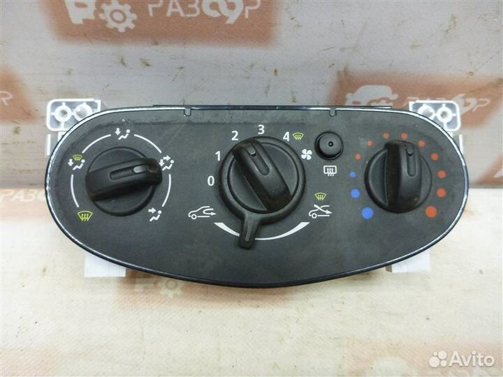 Блок управления печкой Renault Sandero BS12 K7J710