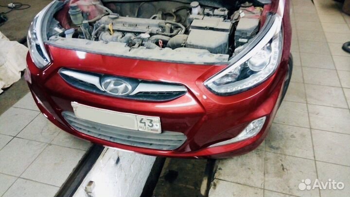 Бампер Hyundai Solaris цает красный