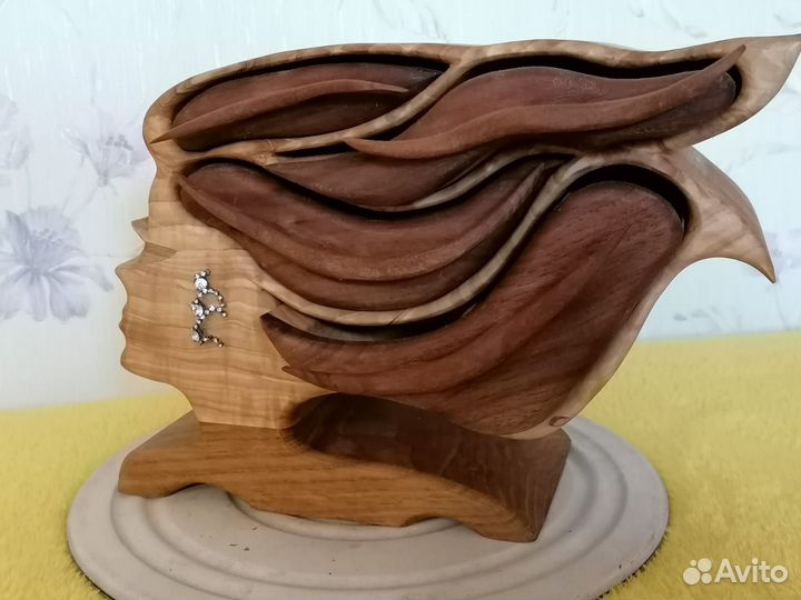 Шкатулка из дерева ручной работы 