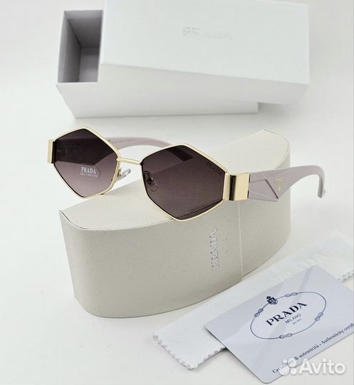 Очки новые Prada