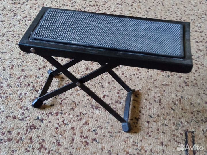 Подставка для ног гитариста