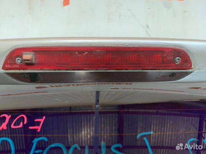Стоп сигнал в крышку багажника Форд Фокус 1