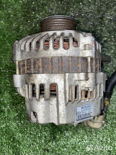 Генератор 6G72 Mitsubishi Diamante F36A MD368957