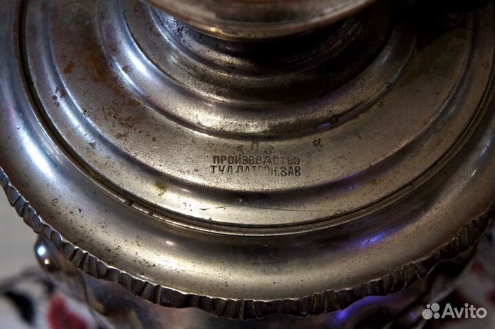 Старинная шкатулка и самовар