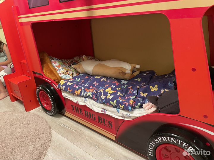 Двухъярусная кровать автобус