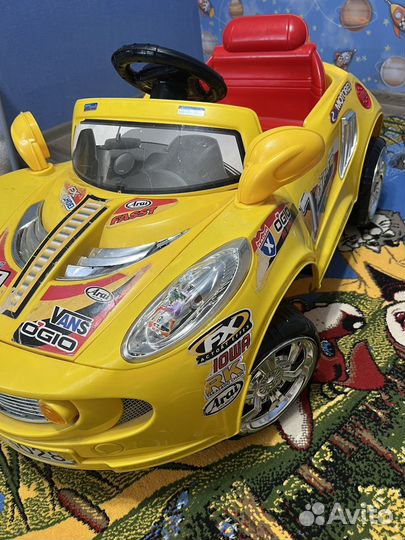 Детский электромобиль