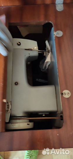 Швейная машина Чайка 3