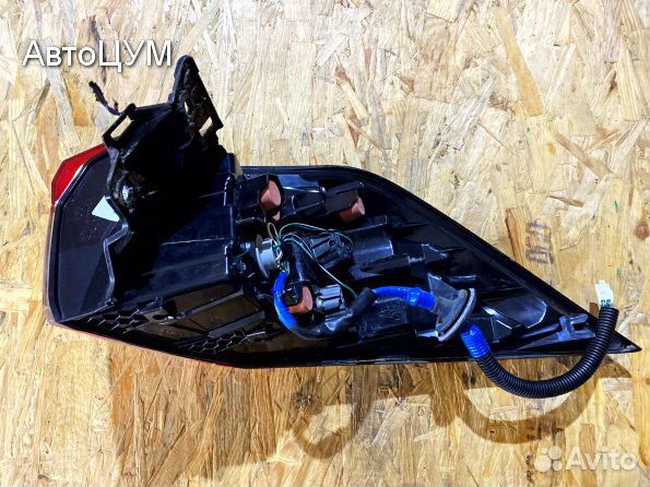 Фонарь задний левый правый Toyota RAV4 XA50