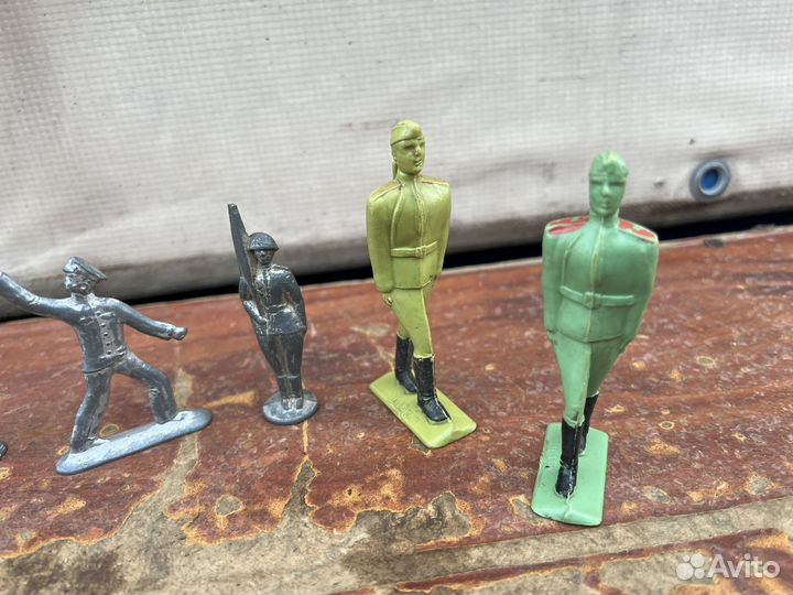 Игрушки СССР солдатики