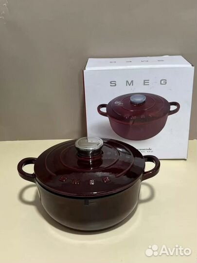 Кастрюля чугунная smeg