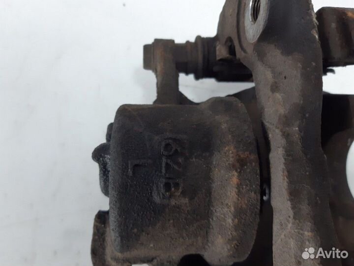 Суппорт передний левый Toyota Corolla 2008