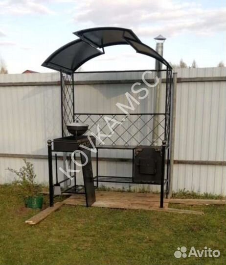 Мангал с крышей