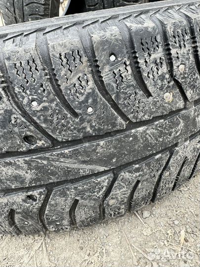 Bridgestone Ice Cruiser 7000 205/65 R15