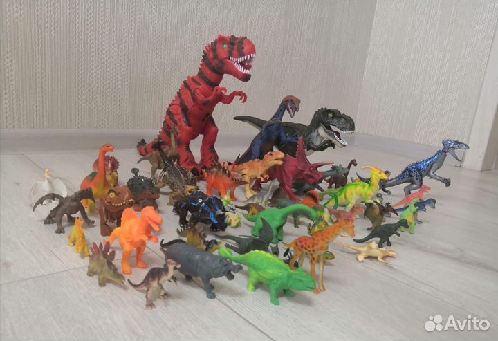 Динозавры игрушки