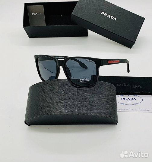 Солнцезащитные очки prada