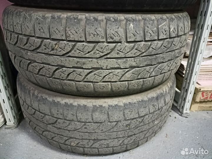 Yokohama Geolandar A/T-S G012 215/60 R17