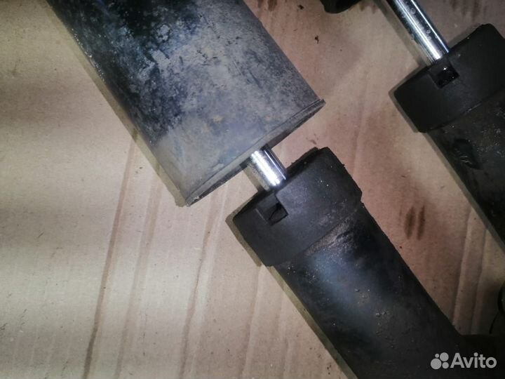 Audi 80 b3 стойка задняя