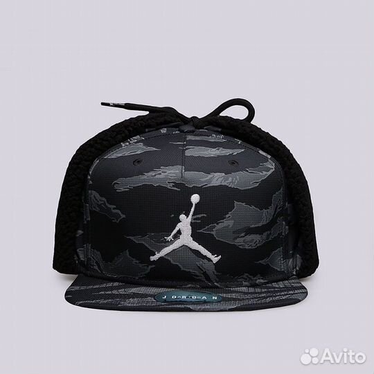 Зимняя кепка Air Jordan