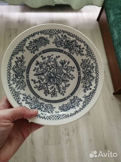 Посуда тарелки блюдца кружки ложки вилки