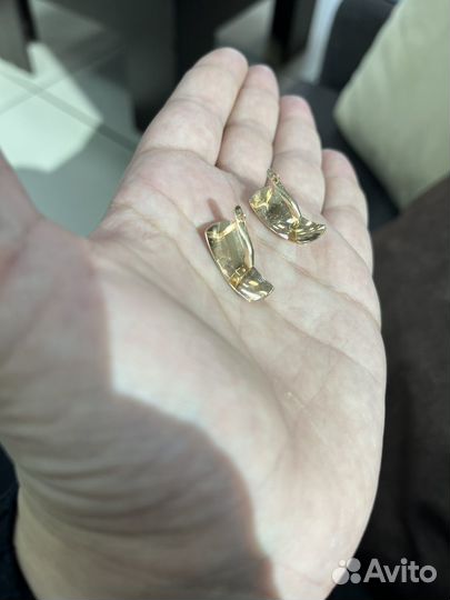 Золотые серьги