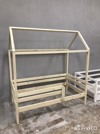 Детская кровать домик